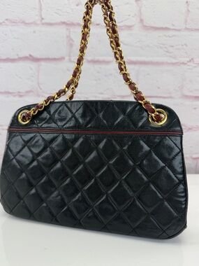 Chanel Vintage Calfksin Black Quilted Chain Kisslock Shoulder Bag